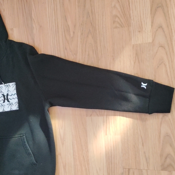 Hurley sweater perfect condition - Picture 4 of 4